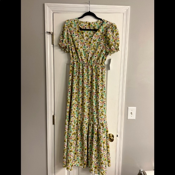 Dresses & Skirts - Floral Short Sleeve Maxi Dress